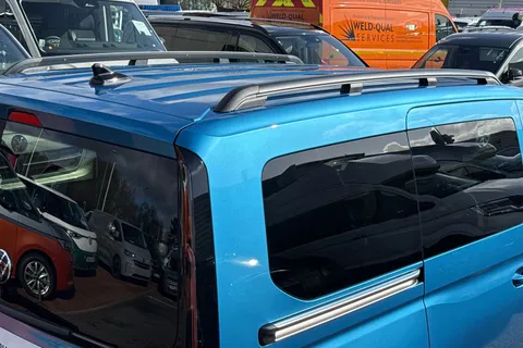 32 of 63 for Volkswagen Caddy Maxi 2.0 TDI 122 Life 5dr DSG 7 Seats