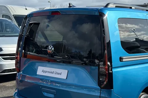 33 of 63 for Volkswagen Caddy Maxi 2.0 TDI 122 Life 5dr DSG 7 Seats