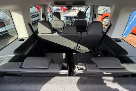 43 of 63 for Volkswagen Caddy Maxi 2.0 TDI 122 Life 5dr DSG 7 Seats