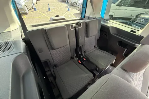 45 of 63 for Volkswagen Caddy Maxi 2.0 TDI 122 Life 5dr DSG 7 Seats