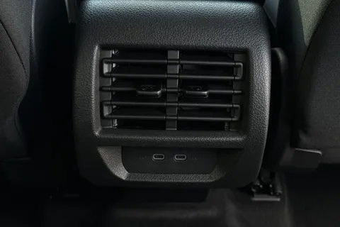 48 of 63 for Volkswagen Caddy Maxi 2.0 TDI 122 Life 5dr DSG 7 Seats