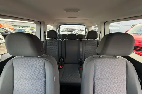 50 of 63 for Volkswagen Caddy Maxi 2.0 TDI 122 Life 5dr DSG 7 Seats