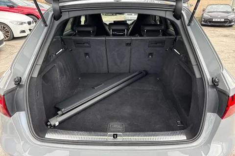 7 of 65 for Audi RS 4 Avant 2.9 TFSI V6 Carbon Black Tiptronic quattro Euro 6 (s/s) 5dr