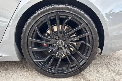 11 of 65 for Audi RS 4 Avant 2.9 TFSI V6 Carbon Black Tiptronic quattro Euro 6 (s/s) 5dr