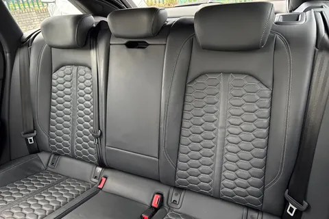 19 of 65 for Audi RS 4 Avant 2.9 TFSI V6 Carbon Black Tiptronic quattro Euro 6 (s/s) 5dr