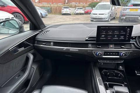 20 of 65 for Audi RS 4 Avant 2.9 TFSI V6 Carbon Black Tiptronic quattro Euro 6 (s/s) 5dr