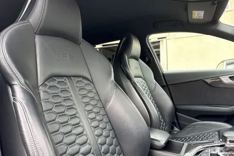 24 of 65 for Audi RS 4 Avant 2.9 TFSI V6 Carbon Black Tiptronic quattro Euro 6 (s/s) 5dr