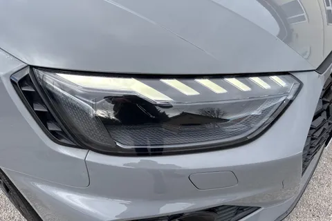 33 of 65 for Audi RS 4 Avant 2.9 TFSI V6 Carbon Black Tiptronic quattro Euro 6 (s/s) 5dr