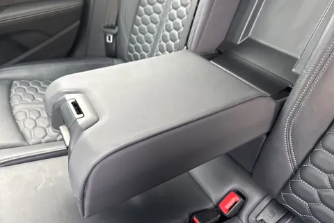 40 of 65 for Audi RS 4 Avant 2.9 TFSI V6 Carbon Black Tiptronic quattro Euro 6 (s/s) 5dr