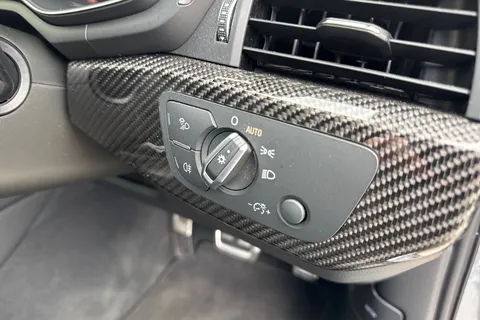 42 of 65 for Audi RS 4 Avant 2.9 TFSI V6 Carbon Black Tiptronic quattro Euro 6 (s/s) 5dr