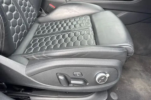 43 of 65 for Audi RS 4 Avant 2.9 TFSI V6 Carbon Black Tiptronic quattro Euro 6 (s/s) 5dr