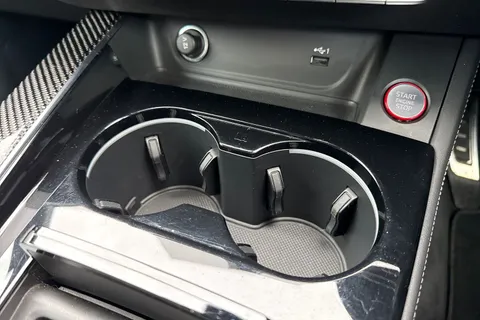 45 of 65 for Audi RS 4 Avant 2.9 TFSI V6 Carbon Black Tiptronic quattro Euro 6 (s/s) 5dr