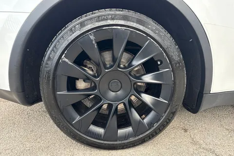 ML23OPM Tesla Model Y (Dual Motor) Long Range Auto 4WDE 5dr Thumbnail #11