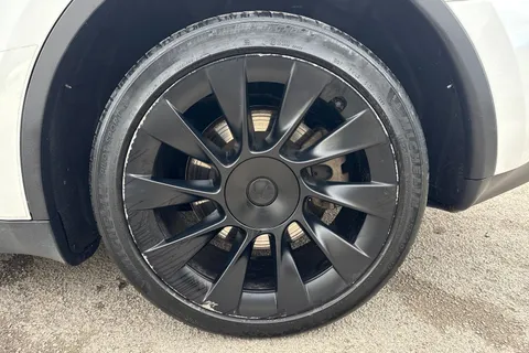 ML23OPM Tesla Model Y (Dual Motor) Long Range Auto 4WDE 5dr Thumbnail #12