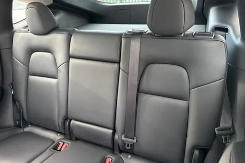 ML23OPM Tesla Model Y (Dual Motor) Long Range Auto 4WDE 5dr Thumbnail #19