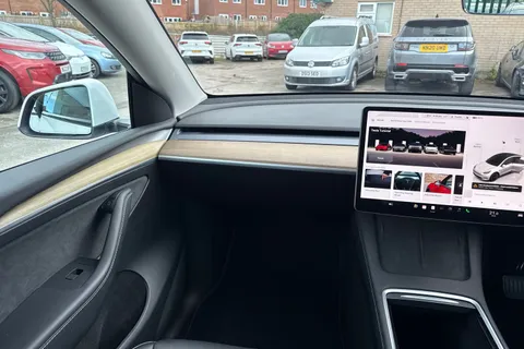 ML23OPM Tesla Model Y (Dual Motor) Long Range Auto 4WDE 5dr Thumbnail #20