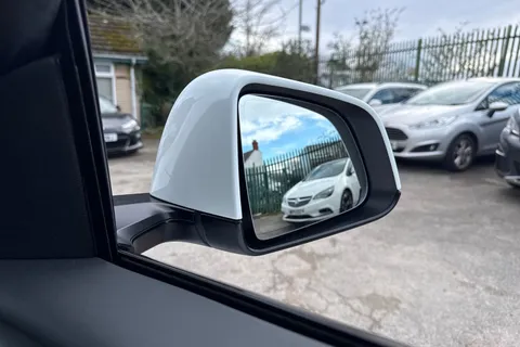 ML23OPM Tesla Model Y (Dual Motor) Long Range Auto 4WDE 5dr Thumbnail #40