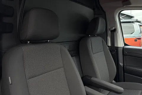 BW25AVV Volkswagen Caddy 2.0 TDI 122PS Commerce Pro Van DSG Thumbnail #23