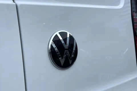 BW25AVV Volkswagen Caddy 2.0 TDI 122PS Commerce Pro Van DSG Thumbnail #35