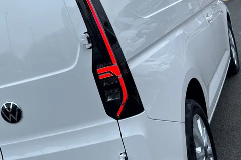 BW25AVV Volkswagen Caddy 2.0 TDI 122PS Commerce Pro Van DSG Thumbnail #36