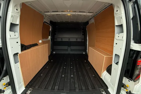 BW25AVV Volkswagen Caddy 2.0 TDI 122PS Commerce Pro Van DSG Thumbnail #42