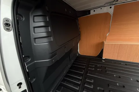 BW25AVV Volkswagen Caddy 2.0 TDI 122PS Commerce Pro Van DSG Thumbnail #46