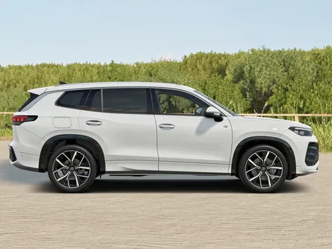  Volkswagen Tayron 2.0 TSI R-Line DSG 4Motion Euro 6 (s/s) 5dr Thumbnail #2