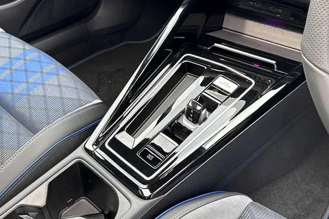 DA25CWX Volkswagen Golf 2.0 TSI 333 R 4Motion 5dr DSG Thumbnail #20