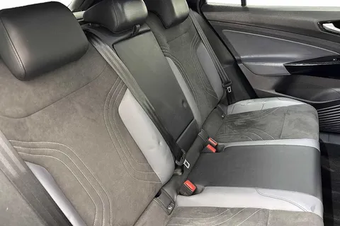 GJ25XKN Volkswagen ID.4 210kW Match Pro 77kWh 5dr Auto Heated Seats | Rear Camera Thumbnail #10