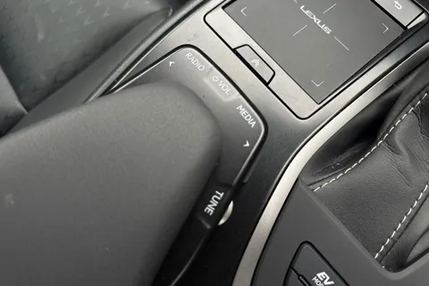 BF22NKK Lexus Ux 250h 2.0 5dr CVT [without Nav] Thumbnail #38