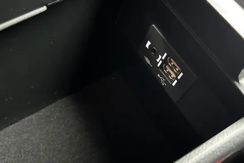 BF22NKK Lexus Ux 250h 2.0 5dr CVT [without Nav] Thumbnail #40