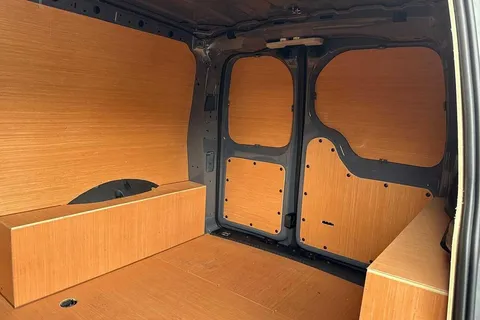 DG75BWJ Volkswagen Caddy 2.0 TDI 102PS Commerce Pro Van [Tech Pack] Thumbnail #13