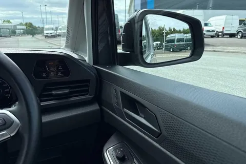 DG75BWJ Volkswagen Caddy 2.0 TDI 102PS Commerce Pro Van [Tech Pack] Thumbnail #17