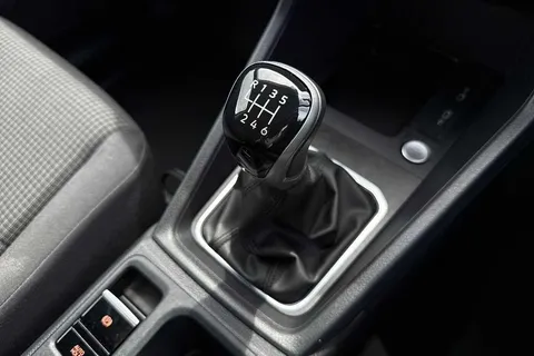 DG75BWJ Volkswagen Caddy 2.0 TDI 102PS Commerce Pro Van [Tech Pack] Thumbnail #19