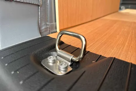 DG75BWJ Volkswagen Caddy 2.0 TDI 102PS Commerce Pro Van [Tech Pack] Thumbnail #31