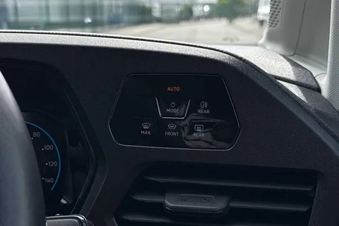 DG75BWJ Volkswagen Caddy 2.0 TDI 102PS Commerce Pro Van [Tech Pack] Thumbnail #40