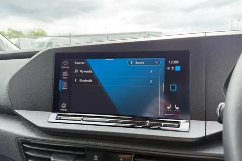 DG75BWJ Volkswagen Caddy 2.0 TDI 102PS Commerce Pro Van [Tech Pack] Thumbnail #52