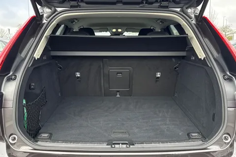 RV74FKE Volvo Xc60 2.0 B5 MHEV Plus Auto AWD Euro 6 (s/s) 5dr Thumbnail #7