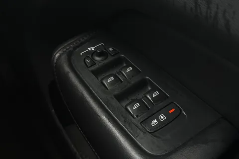 RV74FKE Volvo Xc60 2.0 B5 MHEV Plus Auto AWD Euro 6 (s/s) 5dr Thumbnail #21