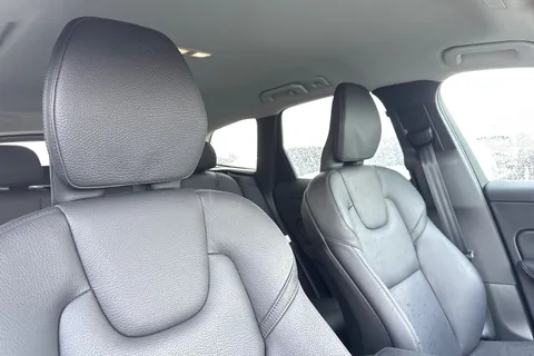 RV74FKE Volvo Xc60 2.0 B5 MHEV Plus Auto AWD Euro 6 (s/s) 5dr Thumbnail #24