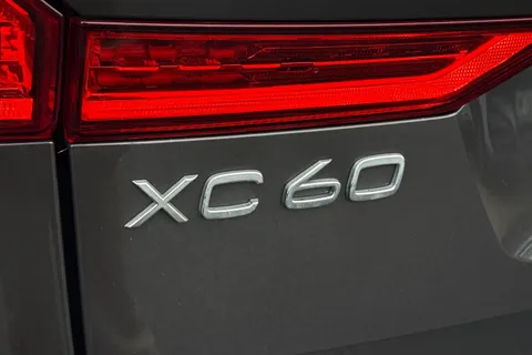 RV74FKE Volvo Xc60 2.0 B5 MHEV Plus Auto AWD Euro 6 (s/s) 5dr Thumbnail #26