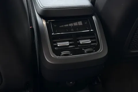 RV74FKE Volvo Xc60 2.0 B5 MHEV Plus Auto AWD Euro 6 (s/s) 5dr Thumbnail #29