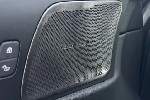 RV74FKE Volvo Xc60 2.0 B5 MHEV Plus Auto AWD Euro 6 (s/s) 5dr Thumbnail #32