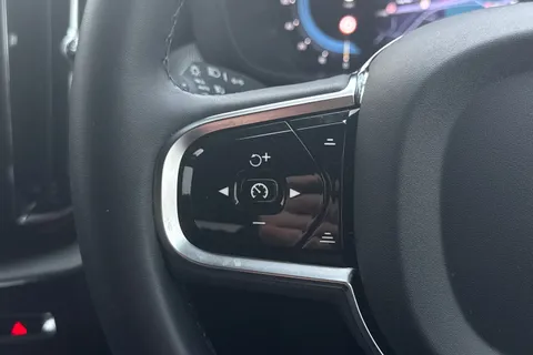 RV74FKE Volvo Xc60 2.0 B5 MHEV Plus Auto AWD Euro 6 (s/s) 5dr Thumbnail #34