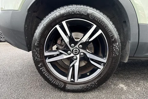 DS72XJT Volvo Xc40 2.0 B3 MHEV Plus Dark DCT Auto Euro 6 (s/s) 5dr Thumbnail #8