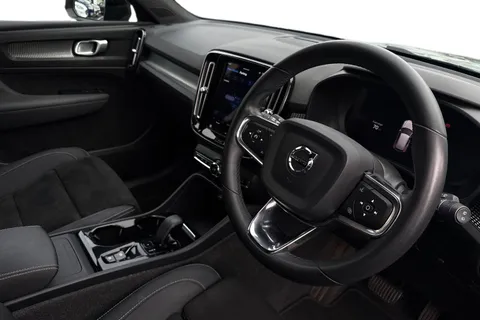 DS72XJT Volvo Xc40 2.0 B3 MHEV Plus Dark DCT Auto Euro 6 (s/s) 5dr Thumbnail #9