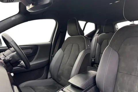 DS72XJT Volvo Xc40 2.0 B3 MHEV Plus Dark DCT Auto Euro 6 (s/s) 5dr Thumbnail #12