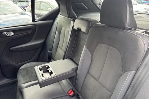 DS72XJT Volvo Xc40 2.0 B3 MHEV Plus Dark DCT Auto Euro 6 (s/s) 5dr Thumbnail #15