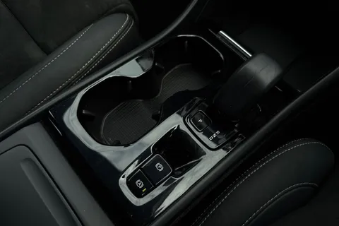 DS72XJT Volvo Xc40 2.0 B3 MHEV Plus Dark DCT Auto Euro 6 (s/s) 5dr Thumbnail #21