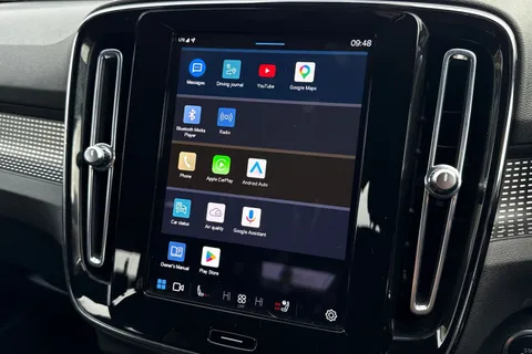 DS72XJT Volvo Xc40 2.0 B3 MHEV Plus Dark DCT Auto Euro 6 (s/s) 5dr Thumbnail #32